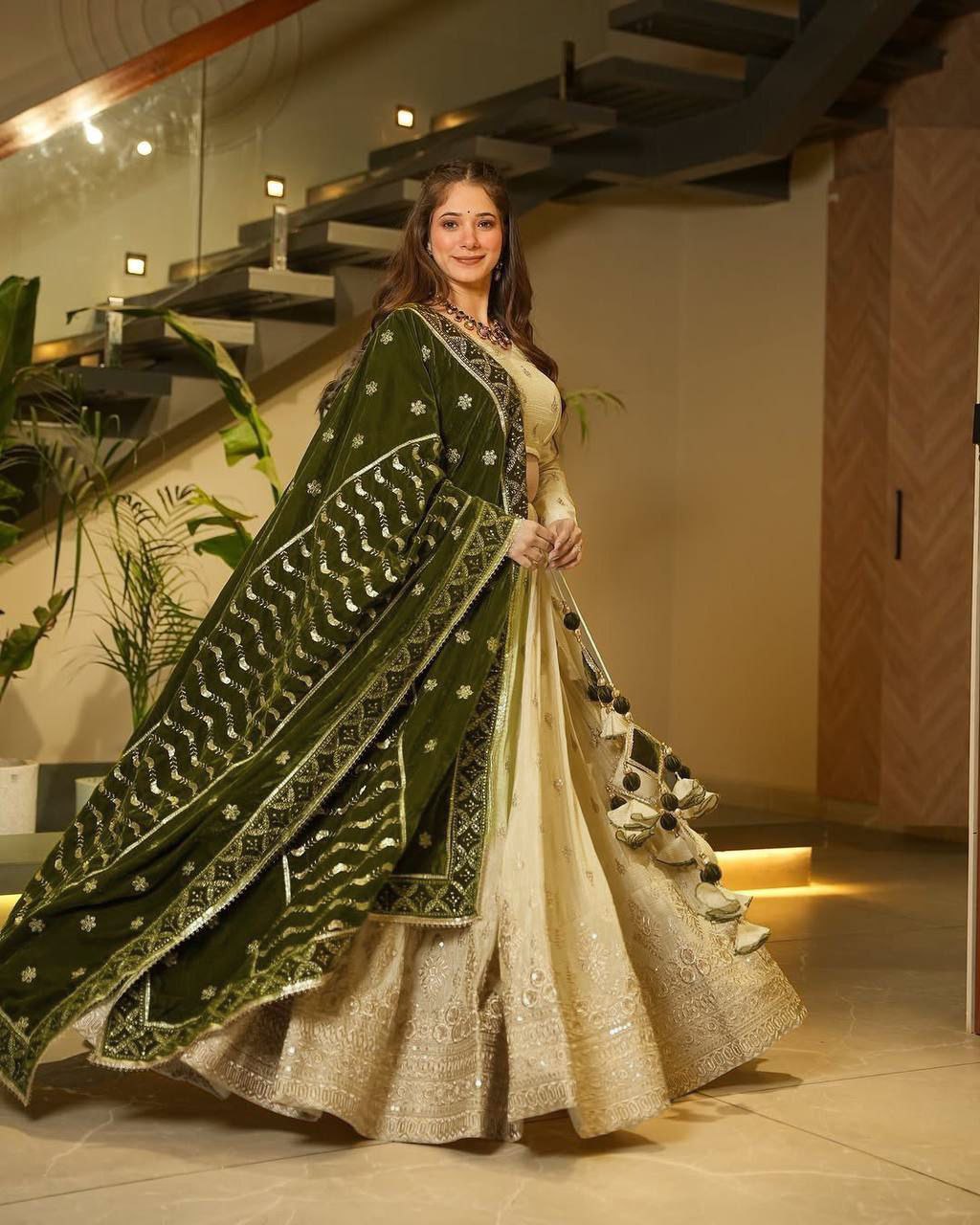 β¨ Premium Chinon Silk & Velvet Bridal Lehenga Set β¨